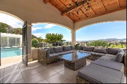 Mougins - Fully renovated family property with hills and sea view