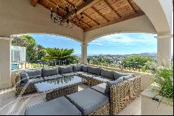 Mougins - Fully renovated family property with hills and sea view