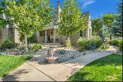 English Cottage in the heart of Cedar City!