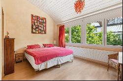 Spacious villa ideally located in a residential area