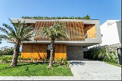 Contemporary mansion with 5 suites and Aurora Grei design in Alphaville Barra