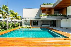 Contemporary mansion with 5 suites and Aurora Grei design in Alphaville Barra