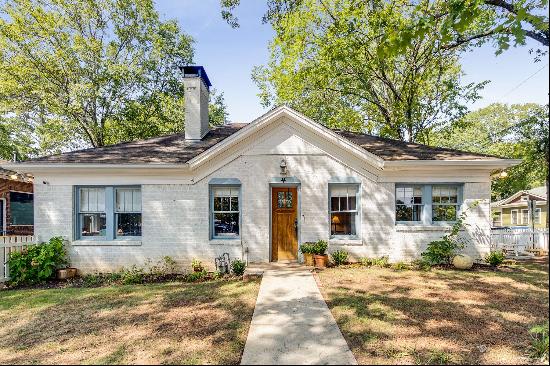 Charming Bungalow Just A Short Stroll From Decatur