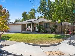  Charming 4-Bedroom Home with Modern Upgrades and Backyard Oasis