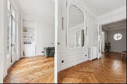 Luxury Apartment in Monceau - 8th Arrondissement