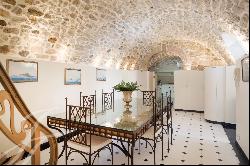 Beautiful historic property, less than 10 minutes from Monaco