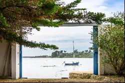 house with direct access to the sea