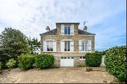 house with direct access to the sea