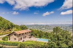 Elegant Villa with Stunning Views in Langa Astigiana