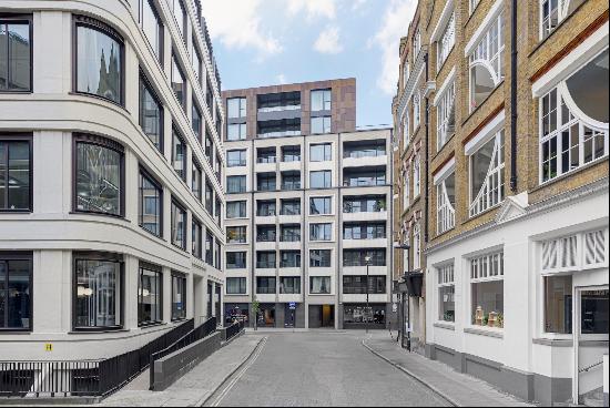 Two-bedroom apartment in exclusive Fitzrovia with excellent amenities