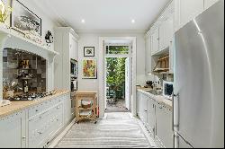 A superb five bedroom Chelsea townhouse close by to Sloane Square