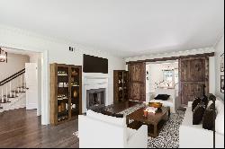 Stylish Townhome in a Prime North Buckhead Location