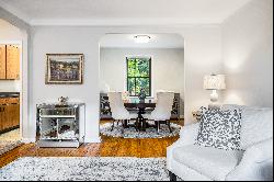 Large, Sunny, Quiet Move In Ready Scarsdale Manor Unit