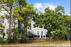 Renovated Florida Cottage Steps From Beach And Gulf Place