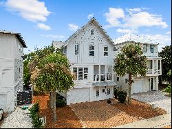 Renovated Florida Cottage Steps From Beach And Gulf Place