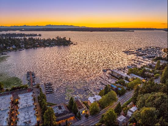 4511 Lake Washington Blvd NE Unit #2, Kirkland, WA 98033