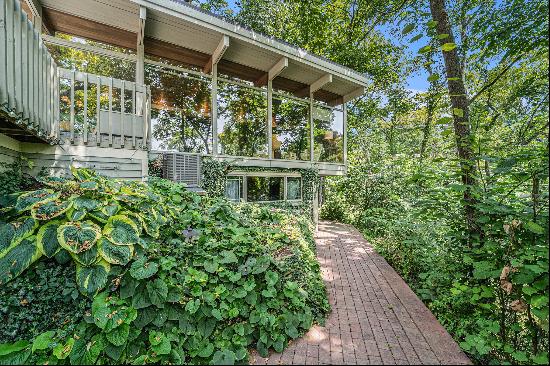 281 Corrie Road, Ann Arbor, MI, 48105, USA