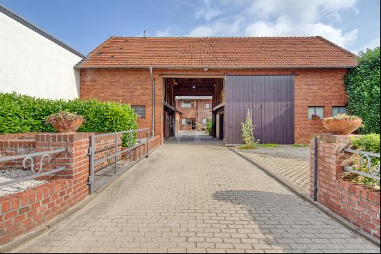 Exclusive private stable with attractive two-family house