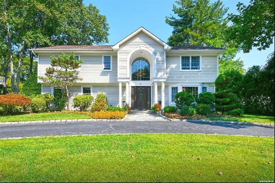 77 Cardinal Drive, East Hills, NY, 11576, USA