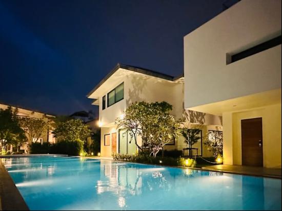 Luxury Pridi Pool Villa 11 bedrooms shared pool