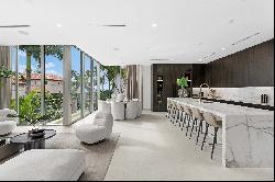 3560 Crystal View Ct, Miami, FL