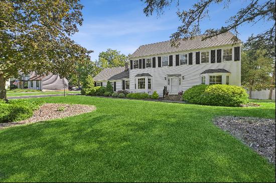 Wellington Heights Superbly Maintained and Immaculate Center Hall Colonial