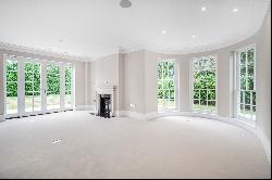 Elegant seven bedroom house in Cobham