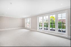 Elegant seven bedroom house in Cobham