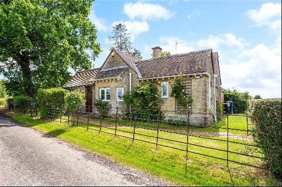 Cotswold Park, Woodmancote, Cirencester, Gloucestershire, GL7 7EL