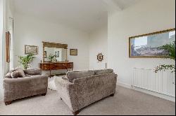 Claremont Crescent, New Town, Edinburgh, EH7 4HX