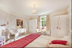 Camp Hill, Farnham, Surrey, GU10 1RJ