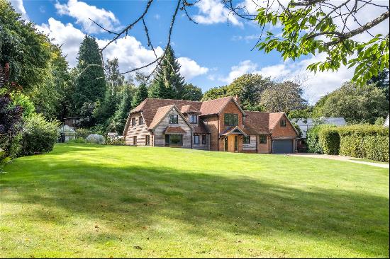 Square Drive, Haslemere, Surrey, GU27 3LW