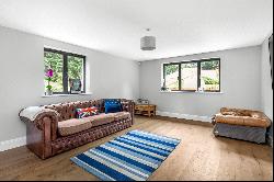 Square Drive, Haslemere, Surrey, GU27 3LW