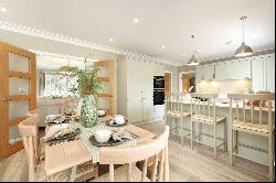 Manor Gardens, Shiplake, Henley On Thames, RG9 3NZ