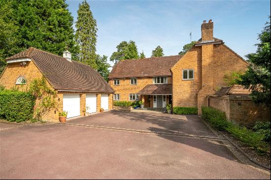 Kennel Avenue, Ascot, Berkshire, SL5 7PB