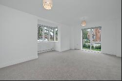 Elizabeth Avenue, Ottershaw, Chertsey, Surrey, KT16 0SG