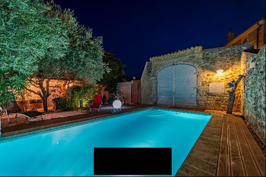 VILLA/HOUSE UZES