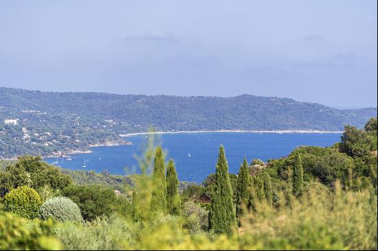 EXCEPTIONAL SEA VIEW: ARCHITECT VILLA WITH POOL IN CAVALAIRE