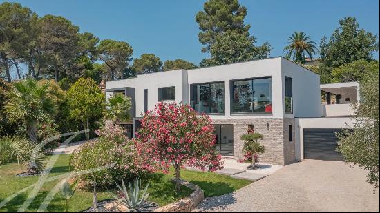 Closed domain - contemporary villa