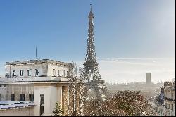 Paris 16th District – A magnificent apartment enjoying an Eiffel Tower view