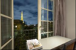 Paris 16th District – A magnificent apartment enjoying an Eiffel Tower view