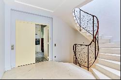 Neuilly-sur-Seine - A superb property with a garden