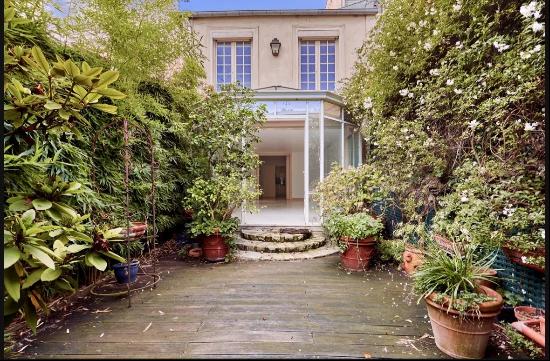 Neuilly-sur-Seine - A superb property with a garden