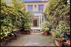 Neuilly-sur-Seine - A superb property with a garden