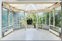 Neuilly-sur-Seine - A superb property with a garden