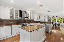 Majestic Family Sanctuary in Central of Pymble