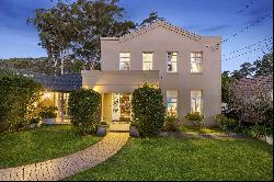 Majestic Family Sanctuary in Central of Pymble