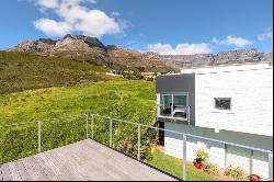 Photos Video1 of 39 R 10 980 000 Bond Costs 4 Bedroom House for Sale in Vredehoek Vredeho