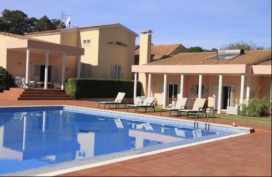 5 Bedroom Farm, Almada