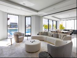 Contemporary Palm Jumeirah Beachfront Villa